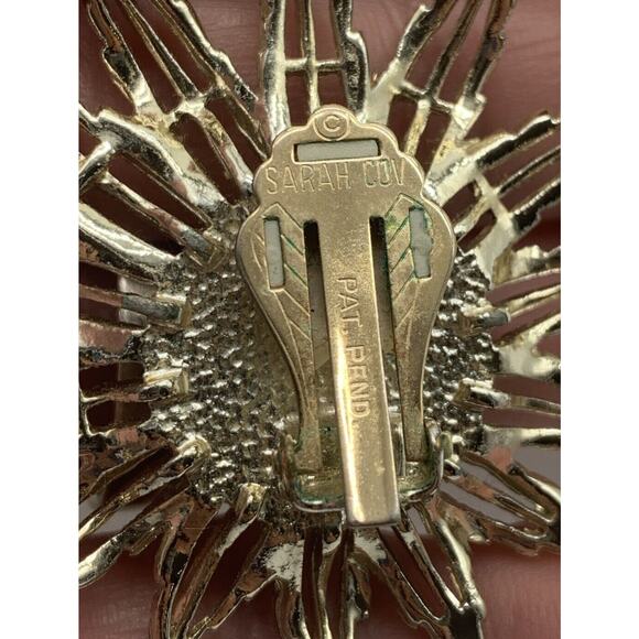 Vintage Mixed Lot 8 Pairs Clip On Earrings Monet Trifari Vendome Plus Read - Picture 9 of 14